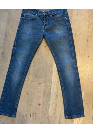 Dondup George  - Fint skick, skriv vid frågor eller funderingar .