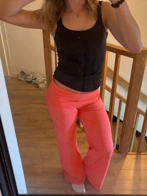 Coral byxor  - Populära Coral byxor från Gina Young 14+❣️i storlek xs men har på mig storlek S. Nyskick