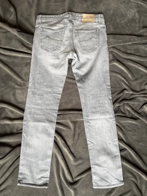Jacob cohen jeans - Style 688 | midja: 43 cm tvärs över | längd: 100 cm
