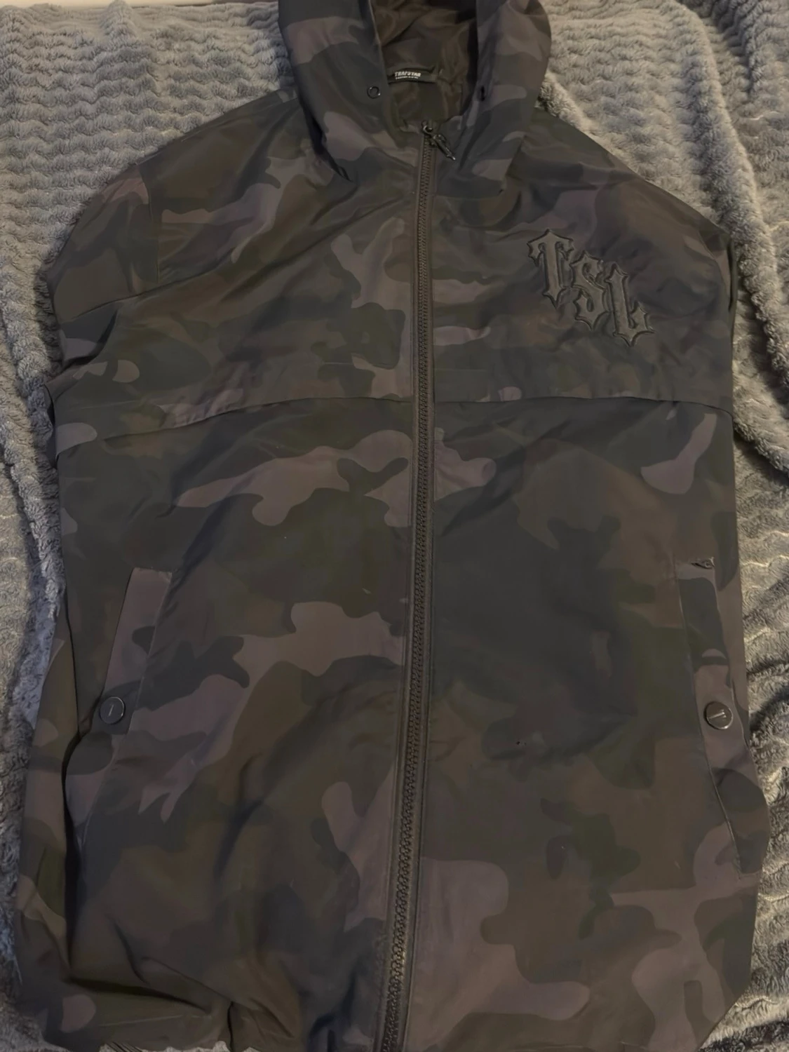 Svart camo vindjacka från TSN