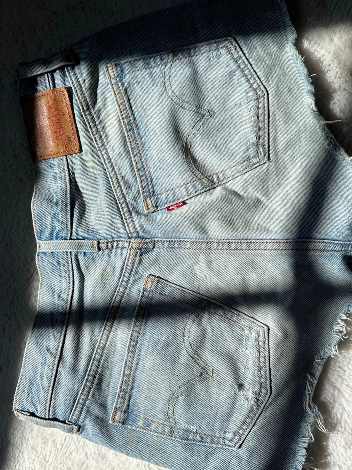 Ljusblåa högmidjade jeansshorts - 2