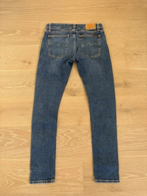 Nudie jeans - Säljer dessa snygga nudie jeansen i storlek w31, L32! De är i mycket fint skick, inga defekter finns. Kom gärna med prisförslag och frågor 😊