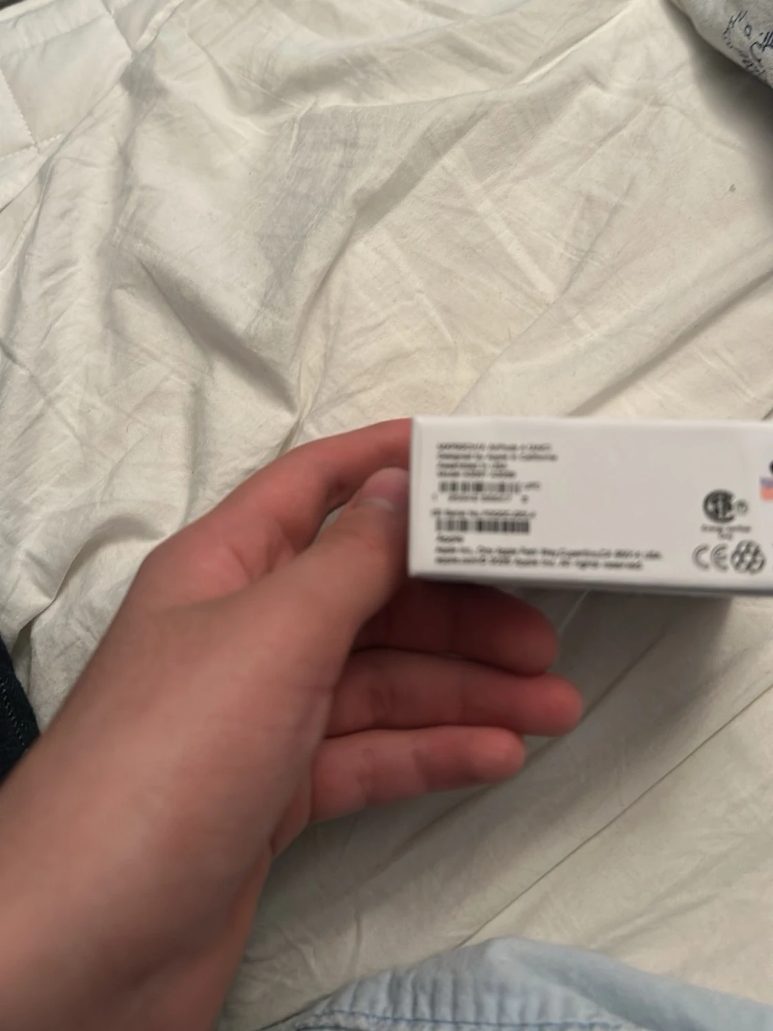 Vita trådlösa hörlurar Apple AirPods 4  - 6