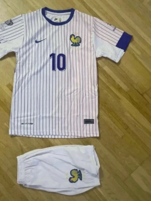 Helt ny dresss! - Helt ny dresss!