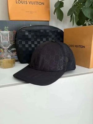 Keps - Helt ny har aldrig använts med tags och dustbag som ingår.