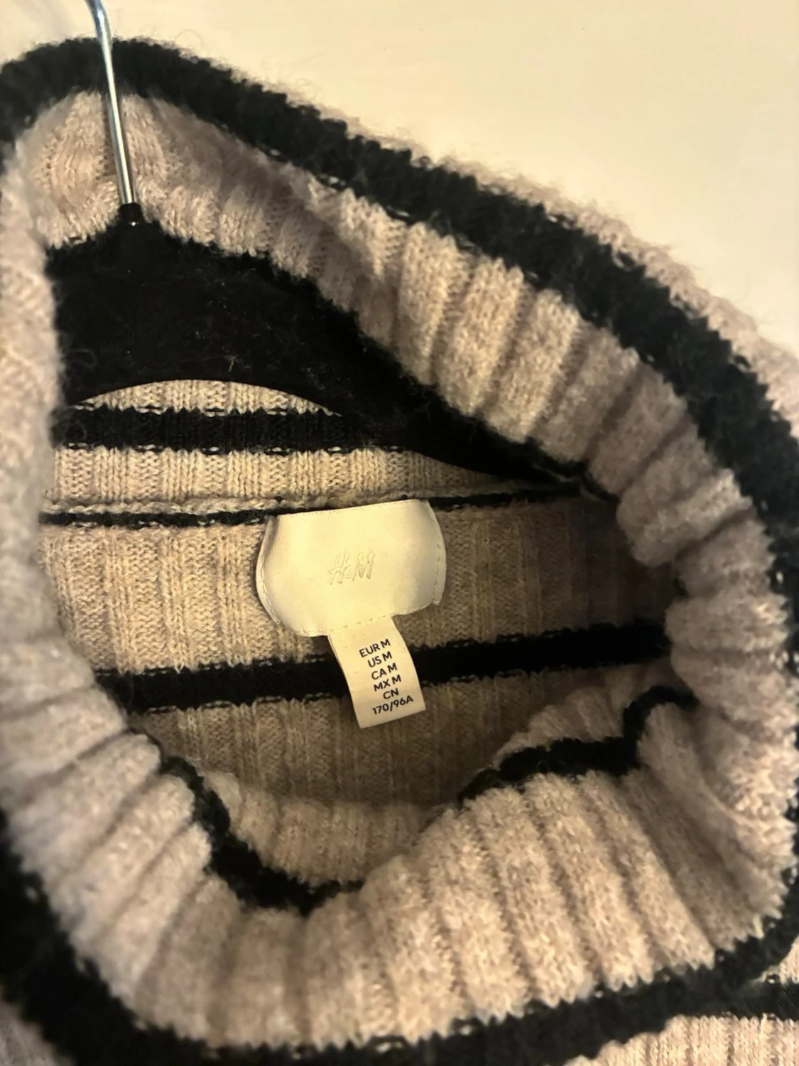 Beige/grå polotröja med svarta ränder H&M - 1