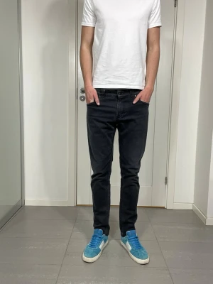 Dondup Jeans - Säljer nu dessa Dondup jeans, skriv för fler bilder/frågor🙌🏼