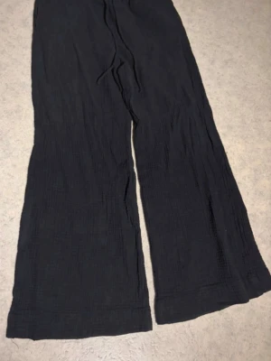 Byxor ifrån Gina tricot - Använda fåtal gånger fint skick