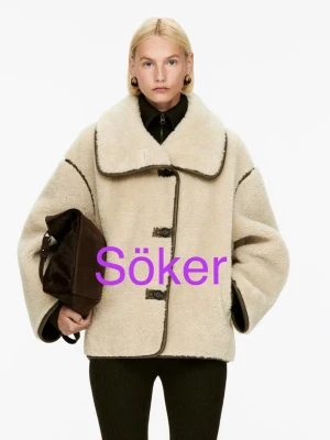 Arket jacka söker - Söker efter denna jackan från arket i storlek xxs. Skriv jätte gärna om ni har🩷