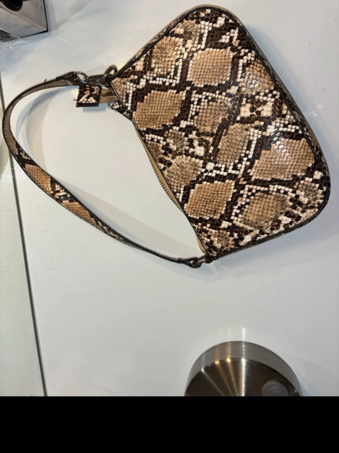 Beige axelremsväska missguided