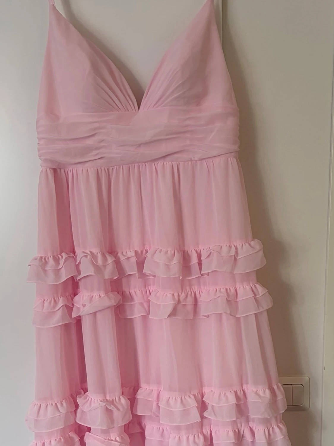 Ljusrosa långklänning med volanger Lulus strl.L(40) - 1