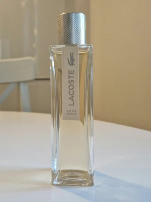 Lacoste - Lacoste Pour Femme EdP 90ml - Oanvänd. Skickas med tillhörande kartong. Inköpt på Cocopanda för 850kr för några veckor sedan.