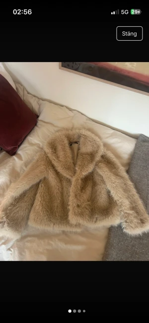Pälsjacka Gina tricot  - OBS: Bilderna är från min vinted annons! 