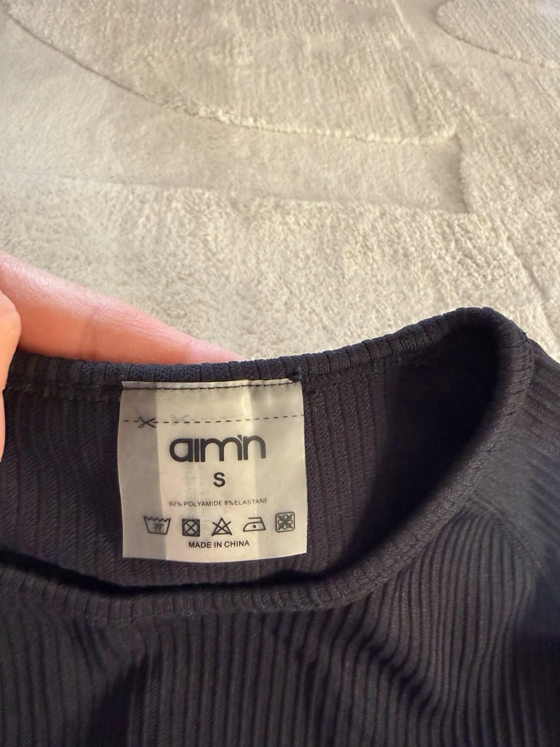 Svart ribbad croppad topp. Aim’n - 2