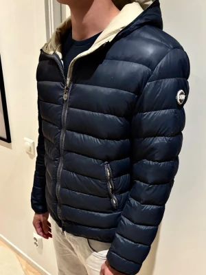 Colmar - Colmar jacka passar runt M är 185 och väger 72