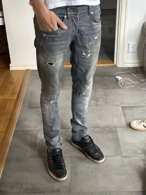 Dondup George  - Säljer ett par feta dondup jeans i storlek 32 