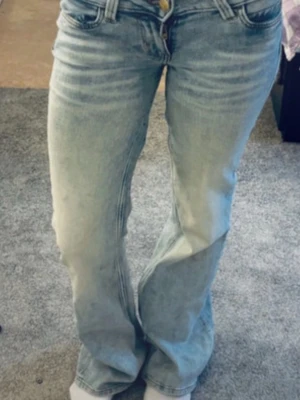 Cheap Monday jeans - Jätte fina cheap Monday’s jeans. Midjemått 37. Innebärslängd 80 cm. Jensen är storlek 27/32. Stretchiga 