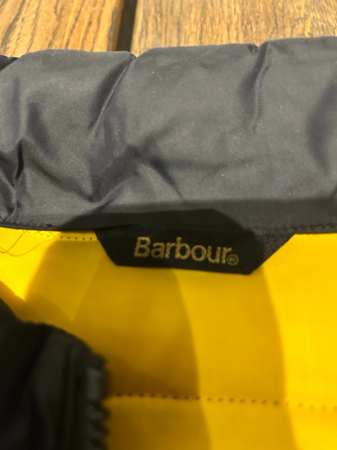 Svart pufferjacka från Barbour - 2