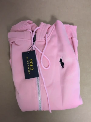 Ralph Lauren hoodie - Pink hoodie, size S. Really comfortable and clean. Perfect for everyday wear or just chilling at home. Let me know if you're interested. I can give you a good deal if you buy fast.