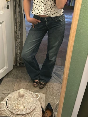 Wide Zara jeans - Lågmidjade baggy / wide jeans från Zara i strl 34! Som nya.