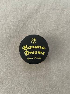 W7 Banana Dreams Loose Powder - Banan Loose powder, har bara öppnat förpackningen men inte använt den 