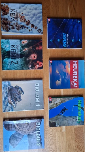 Naturvetenskapligt basår, all kurslitteratur! - All kurslitteratur för ett naturvetenskapligt basår. Ett perfekt paket för dig som ska ta dig an det!   I paketet ingår: - Biologi 1 ISBN: 978-91-47-08523-1 - Biologi 2 ISBN: 978-91-47-08590-3 - Gymnasie kemi 1 ISBN: 978-91-47-08557-6 - Gymnasie kemi 2 ISBN: 978-91-47-10730-8 - Heureka fysik 1 ISBN: 978-91-27-45910-6 - Heureka fysik 2 ISBN: 978-91-27-56728-3 - Matematik 5000 kurs 4 ISBN: 978-91-27-42632-0    Hör av dig om du har frågor! Jag är öppen för att diskutera pris🤗 