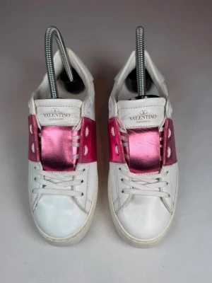 Valentino open - Säljer nu dessa jättefina Valentino open, skriv för fler bilder/frågor😊