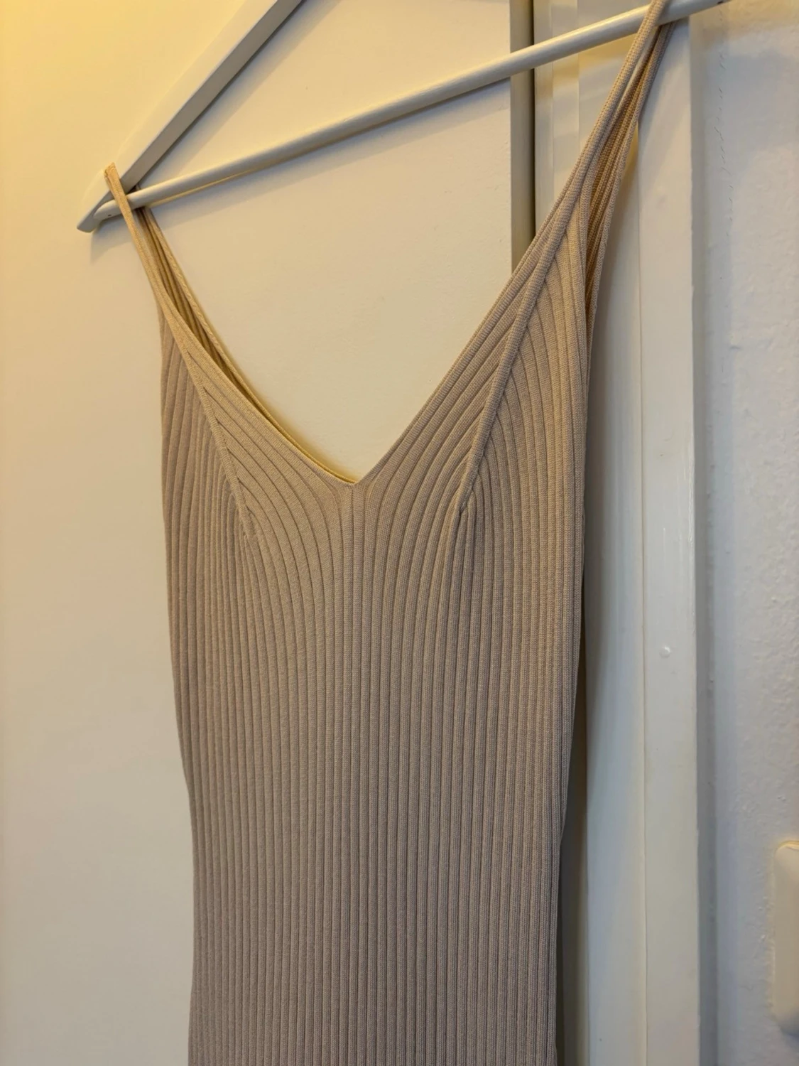 Beige ribbad långklänning - 2