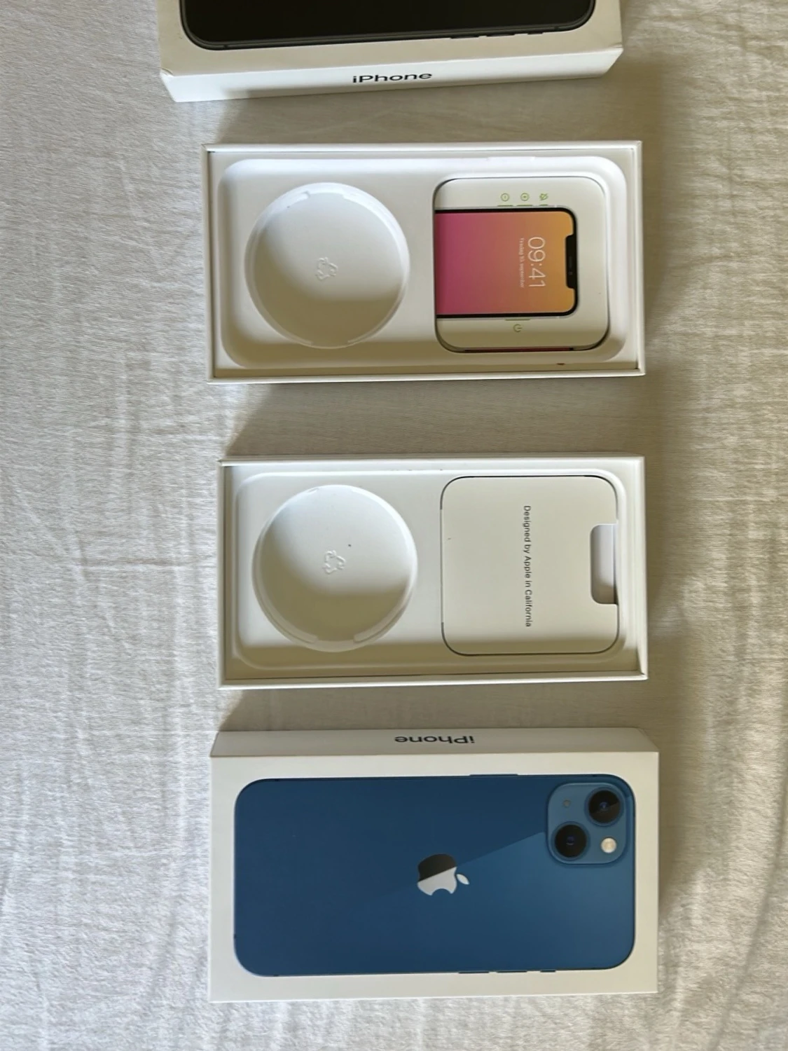 iPhone 11 svart & iPhone 13 blå kartong - 1