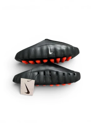 Nike mind 001 - Helt oanvända. Storlek 43. Skadad låda. QR kod för äkthet finns. Alla lappar kvar. Skriv gärna!