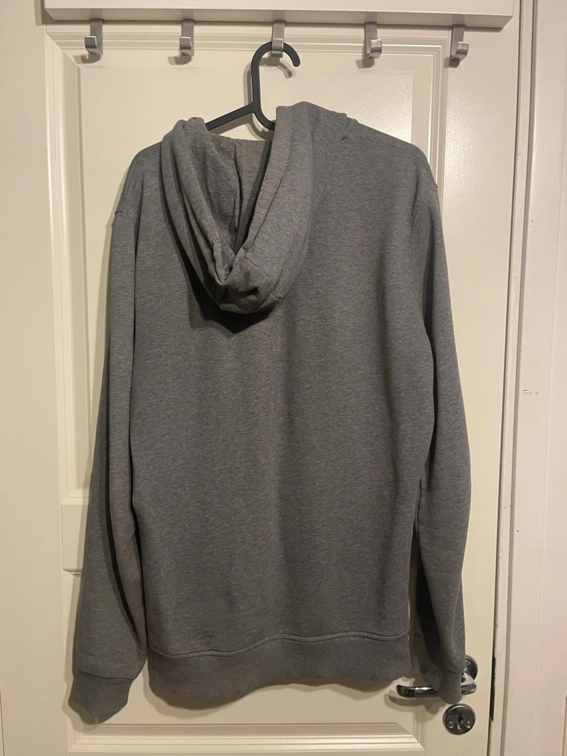 Grå hoodie med dragkedja från Lyle & Scott - 1