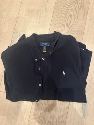 Ralph Lauren Skjorta - Rl skjorta xl från kidsbrandstore sitter som en S. Inga defekter