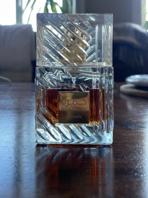 Lattafa Khamrah  - Lattafa Khamrah parfym. Box ingår. 