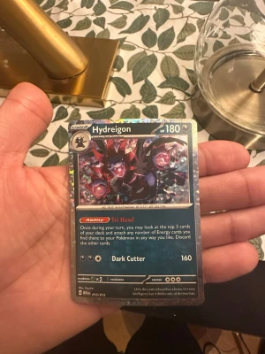 Pokémonkort Hydreigon holo - Pris kan ändras vid snabb affär!