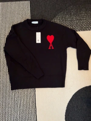 Ami tröja helt ny  - Helt ny storlek S dm vid intressw