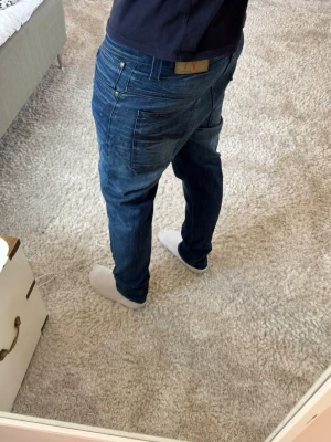 Nudie jeans  - Nudie Jeans Thin Finn | skick 9/10 | Storlek 34/32 sitter som 33/32 | Pris - 599kr | Modellen är ca 180cm lång | Hör av dig vid minsta fråga eller fundering!!