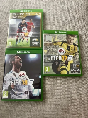 Fifa spel till Xbox One - Fifa 16 Fifa 17 Fifa 18  Säljer samtliga för 100kr. Alla fungerar och är i fint skick.