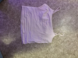 Baby pink crop top - En vanlig crop top i storlek M, skriv för fler frågor