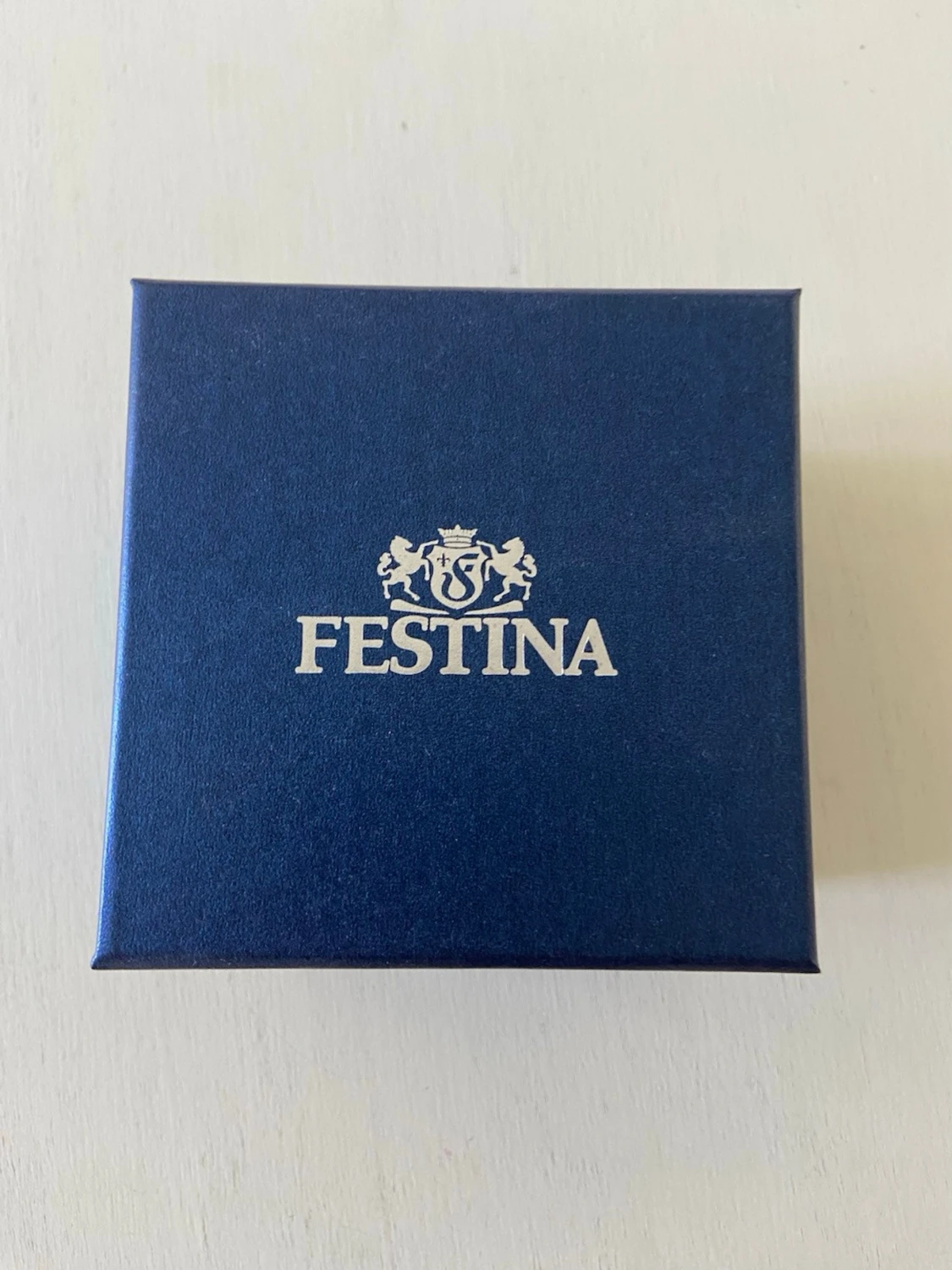 Silverfärgad klocka från Festina - 1
