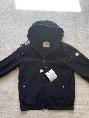 Zara Windbreaker - Bra skick och redo för att fraktas, Storlek L men passar som S-M 
