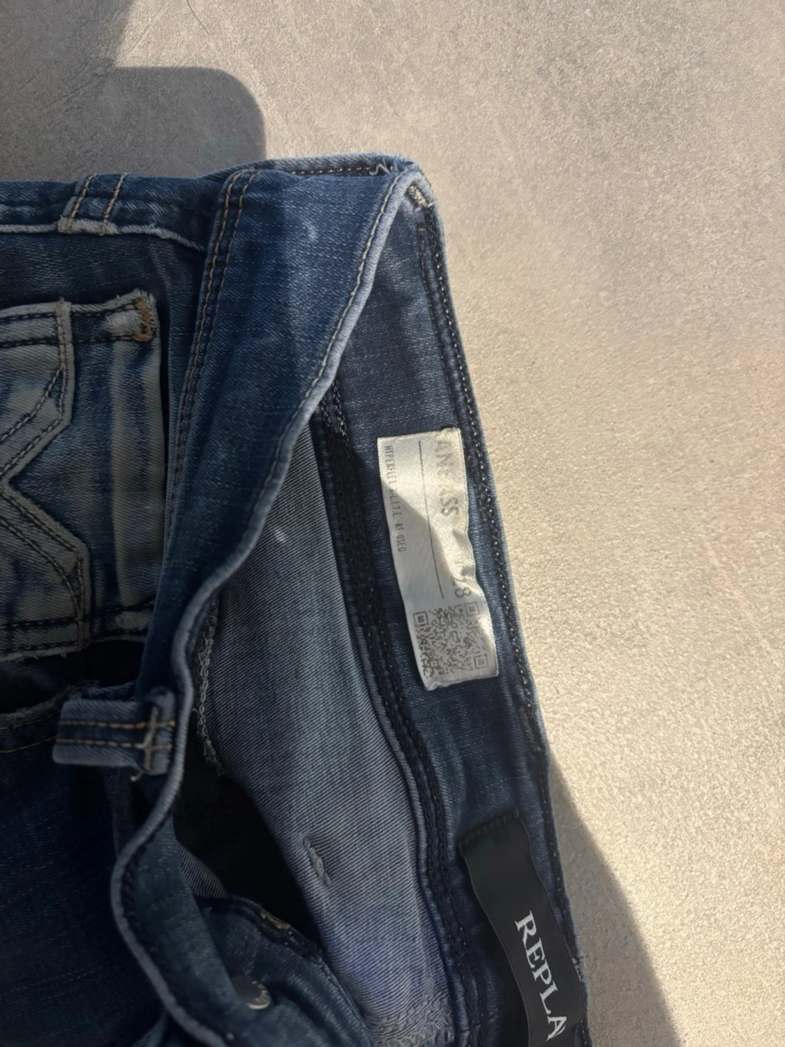 Blå jeans med slitningar hyperflex - 2