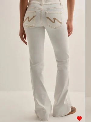Stitch jeans  - Nya med prislapp!! Storlek 34💕 Offwhite Nypris 699! Pris kan diskuteras!