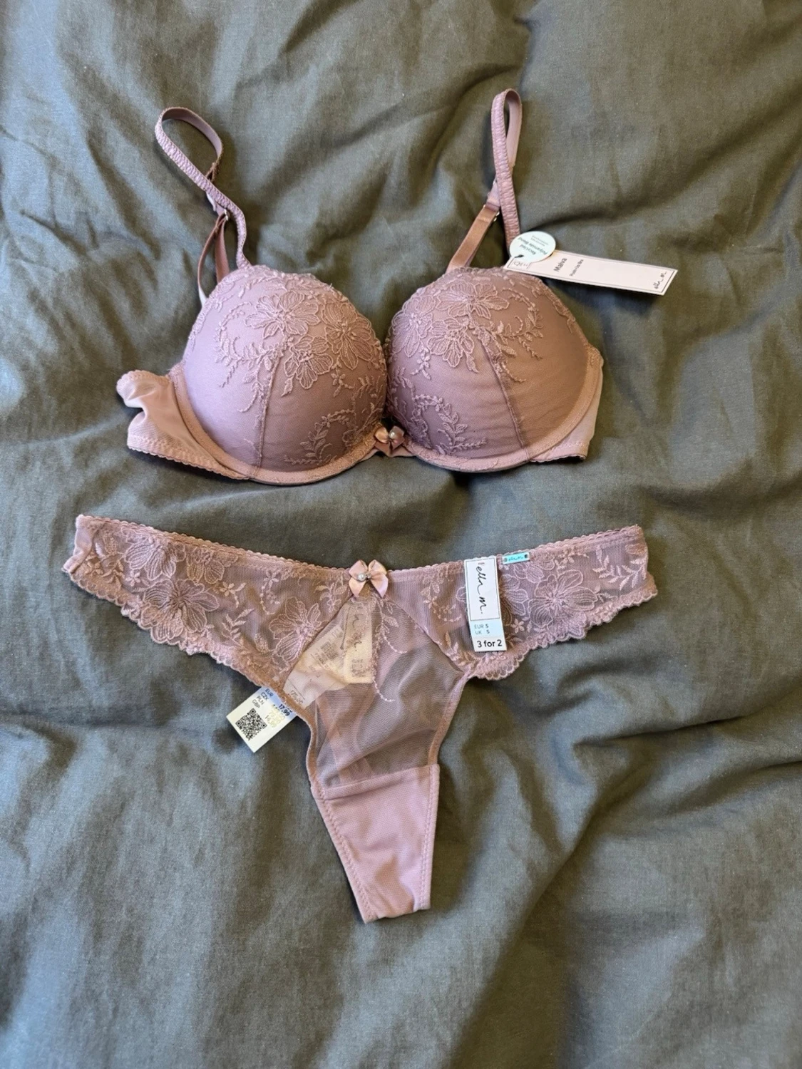 Rosa spets-set från Ella M