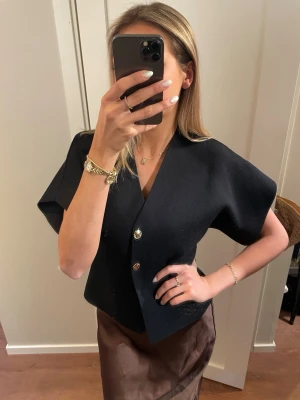 zara topp - Söt populär topp från zara. Strl s, passar xs/s. 200kr
