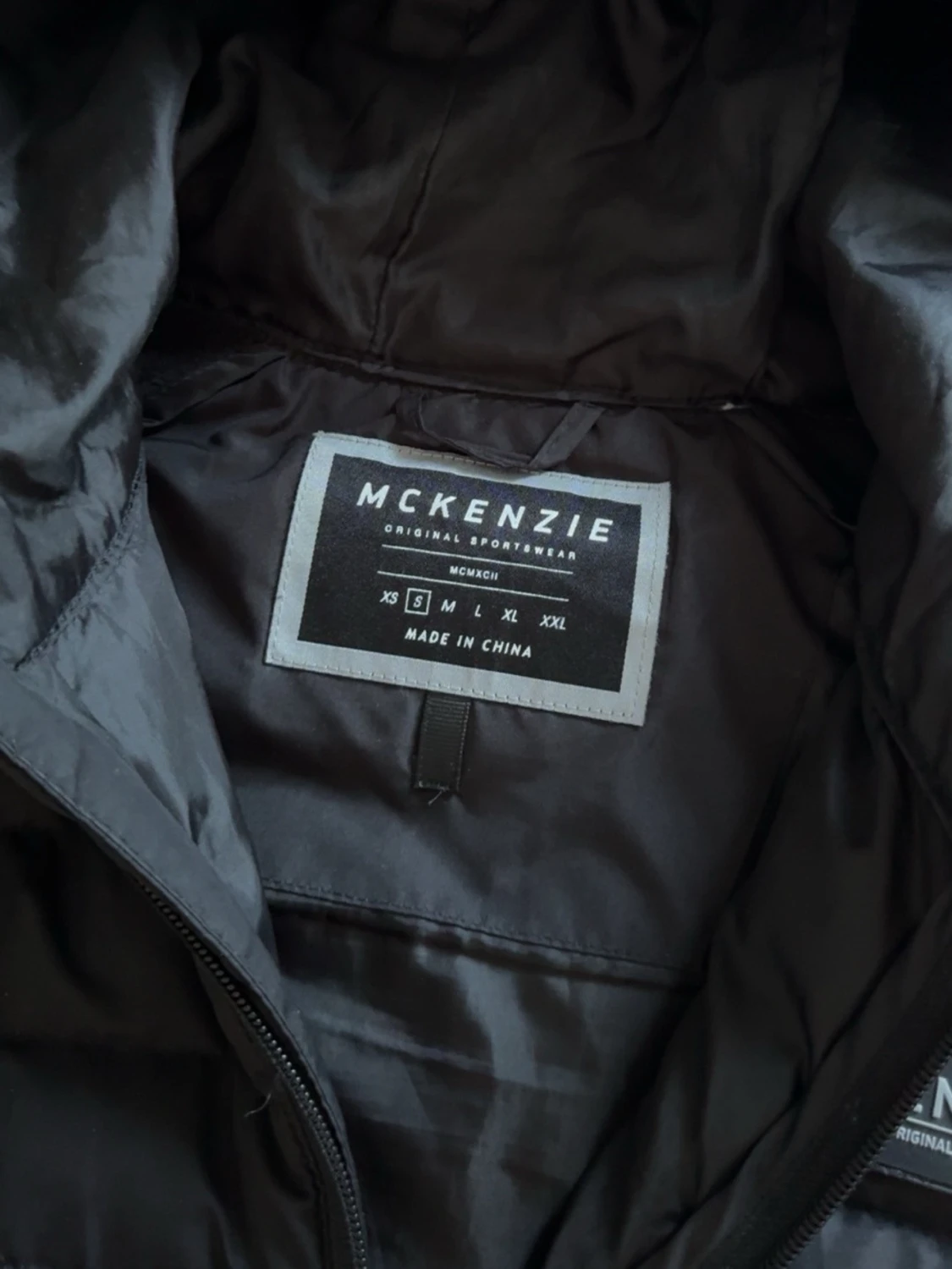 Svart cardigan från McKenzie - 1