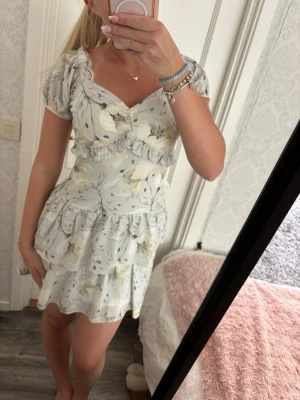 Sommarklänning  - Fin sommarklänning från Trendyol i storlek xs💞
