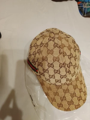 Keps, helt ny. Riktigt cool - Säljer en helt ny keps, riktigt snygg & fräsch.