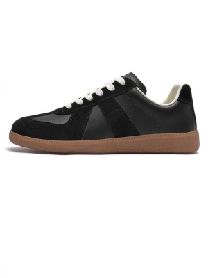 Kommer Snart! - Våra German Army Trainers i modellen: Midnight V1 kommer snart säljas på vår Plick för Endast 1099kr.  Skynda er och Följ oss här på Plick för att inte missa kommande erbjudanden😊