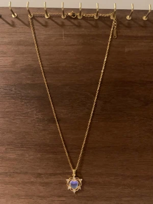 Elira Voss halsband - Nytt och oanvänt