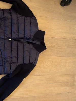Moncler carfigan - Helt ny cardigan i helt nytt skick, 👌🏼